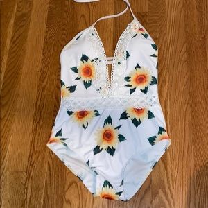 bathing suit! 🌻